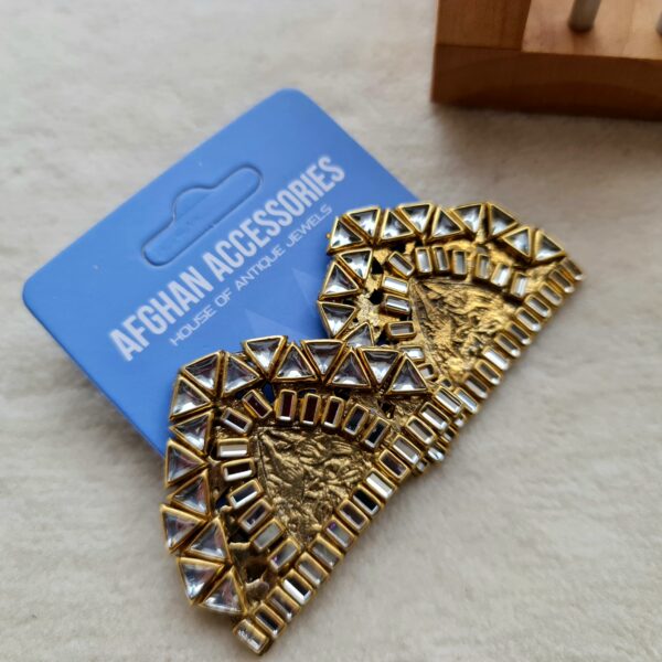 Vintage Kundan Carved Studs with Intricate Traditional Detailing