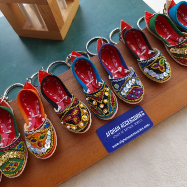 Handcrafted Khussa Keychain with Traditional Pakistani Design