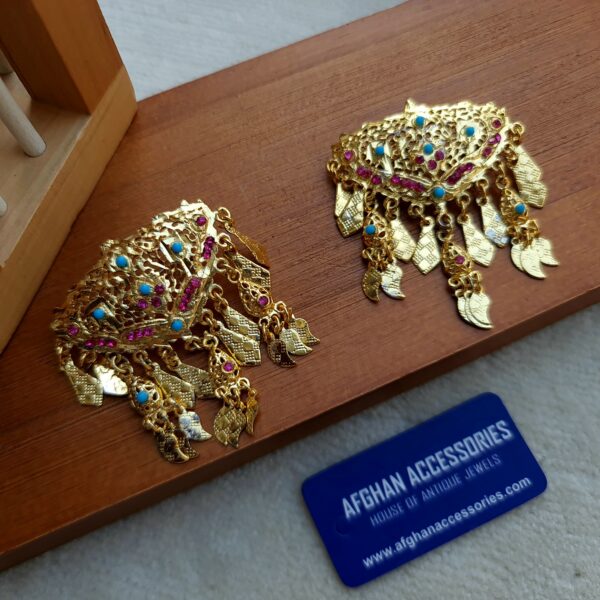 Gold Tasni brooch hair accessory