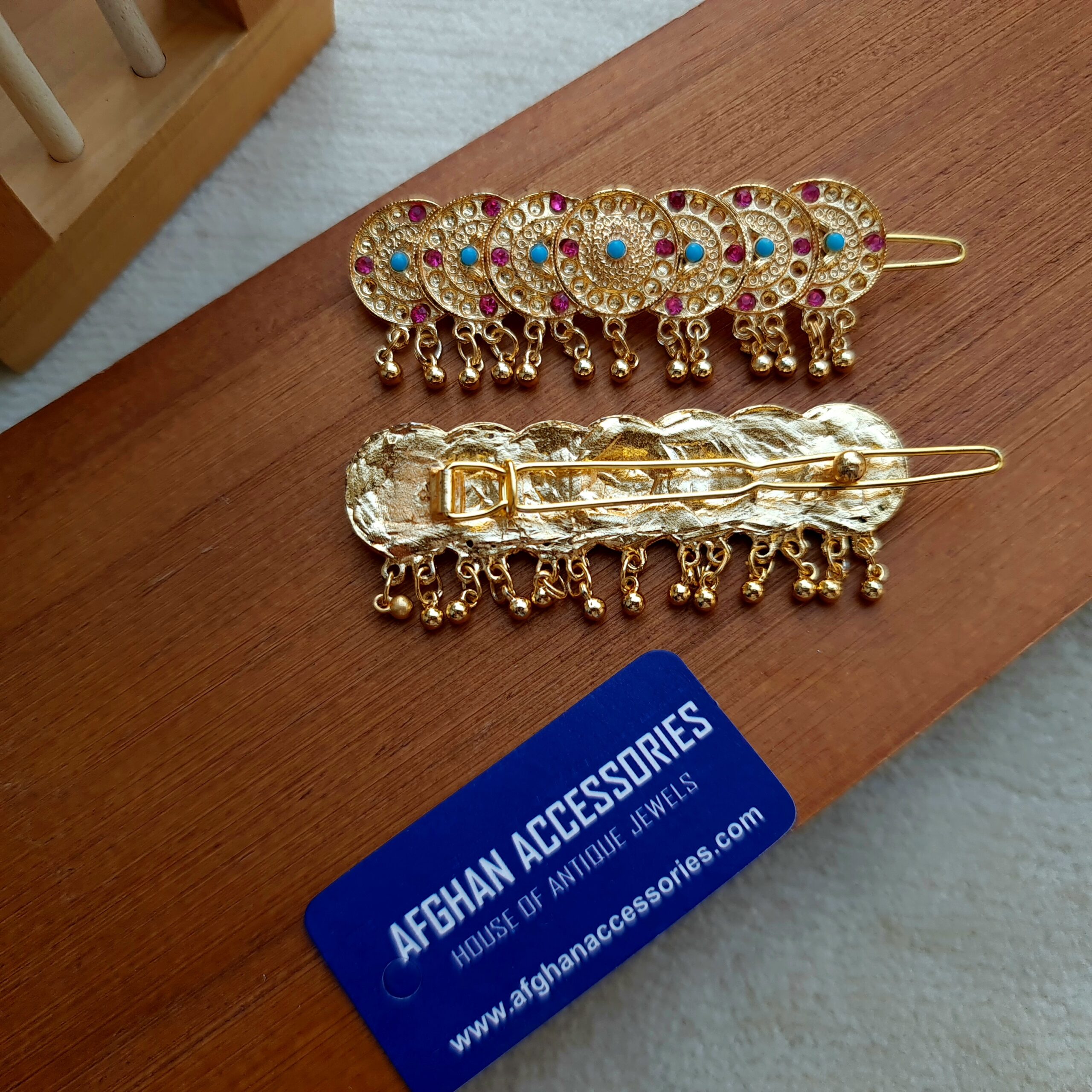 RemasterDirector_1a5c03258 Vintage Gold Ferozah Hair Clip