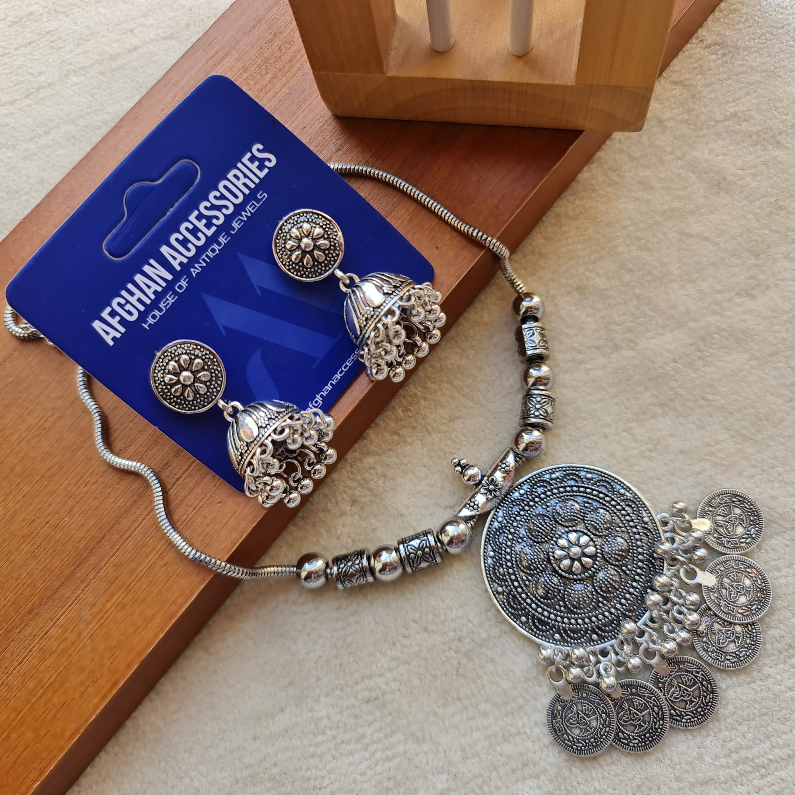 20260419_172443 Antique Coin Necklace Set