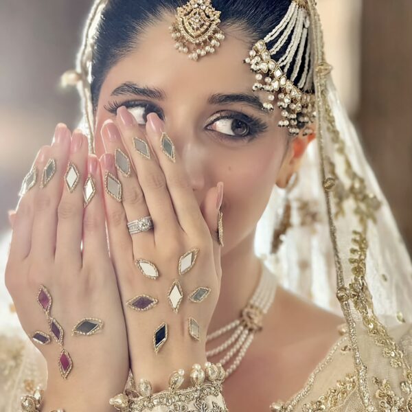 Henna Mirror for Women with Elegant Mirror Work Design