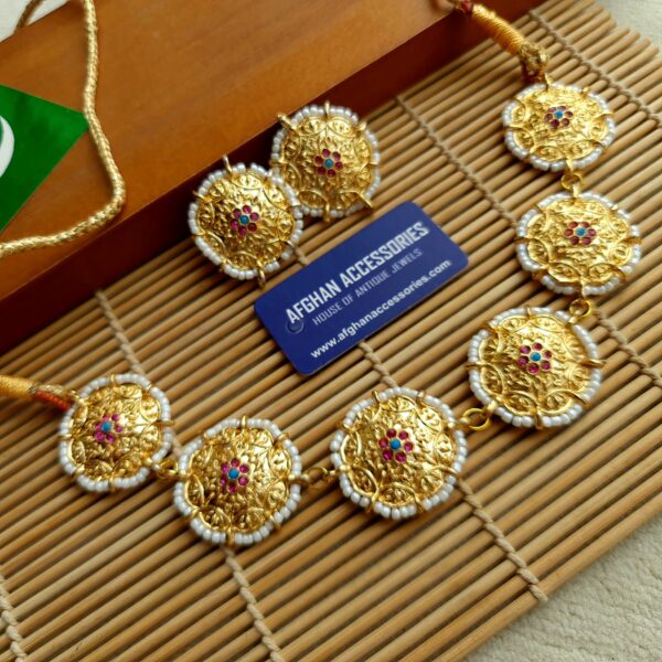 Vintage Nigar choker set